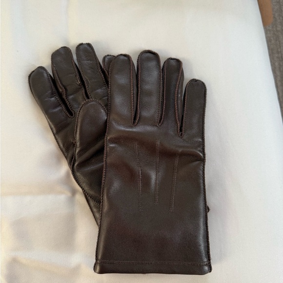 Isotoner Brown Leather Gloves for Men - Picture 2 of 5